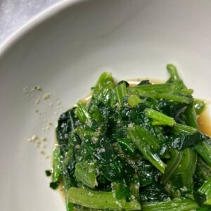 冷凍ほうれん草を使ってレンジで簡単胡麻和え♪